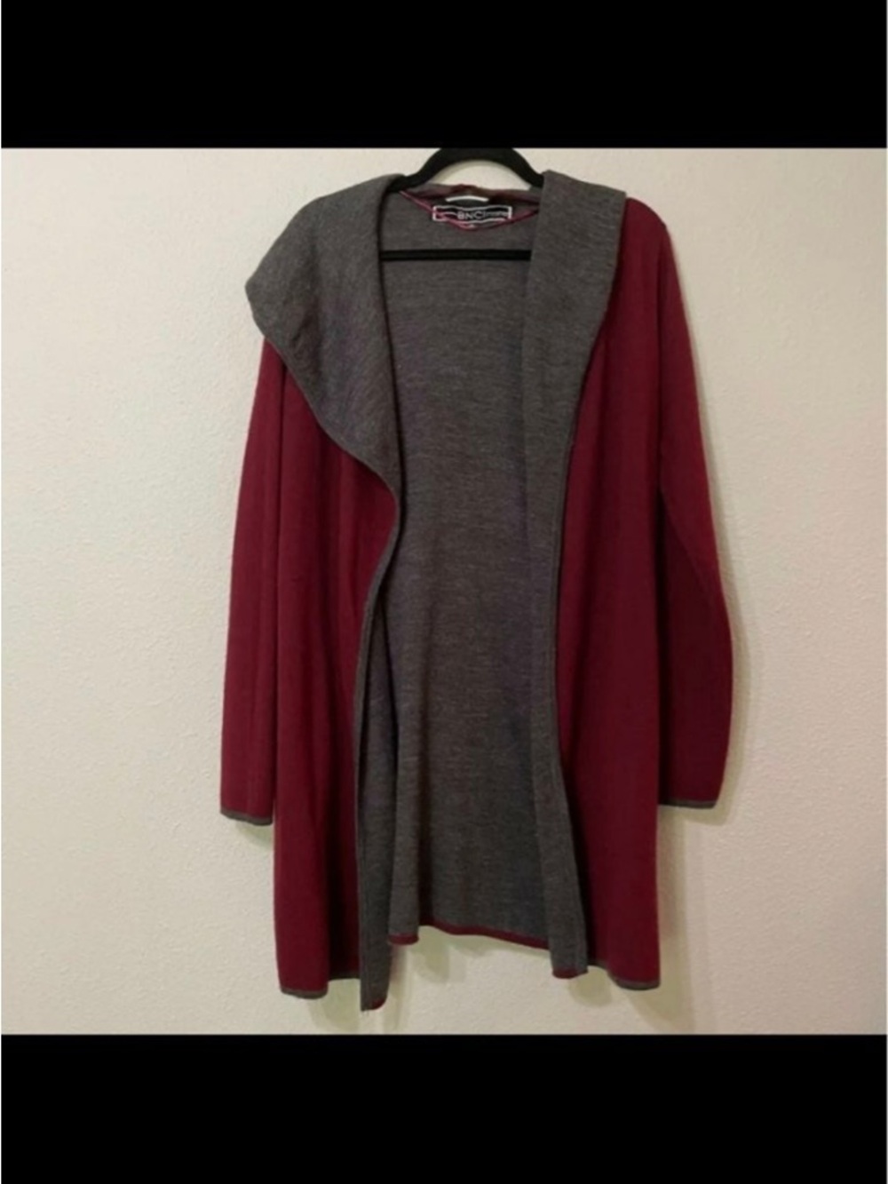blanc noir Two-Tone Open Front Cardigan in Burgundy & Gray